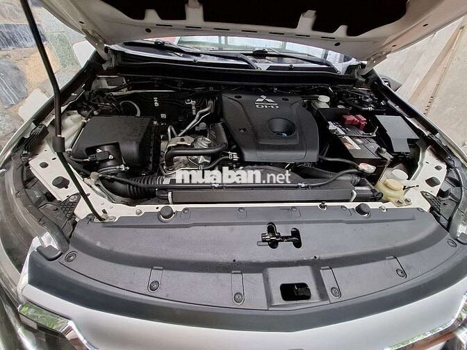 Mitsubishi Pajero Sport 2019 Số sàn Trắng