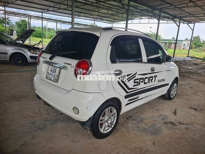 Chevrolet Spark Trắng 5 chỗ