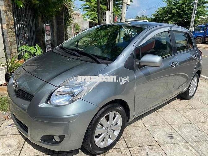 Toyota Yaris 2010 1.3AT Tự động Xám