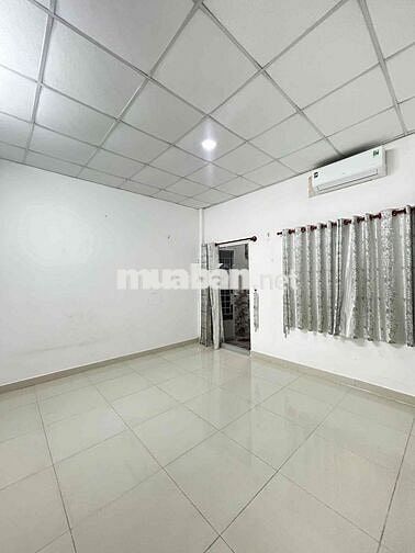 cho thuê nhà nc trệt 1 lầu . 3 phòng ngủ 2wc. phan văn trị p11 Bt