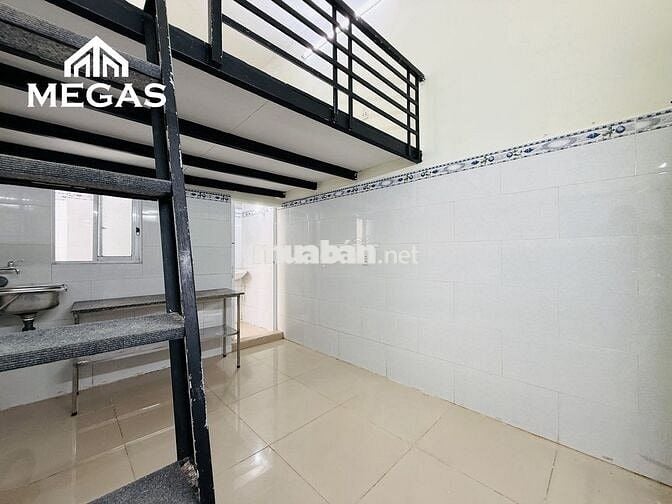 PHÒNG TRỌ GIÁ TỐT HOÀNG HOA THÁM_GÁC CAO 2M_THANG MÁY_NGAY KHU K300