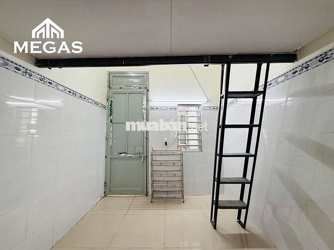 PHÒNG TRỌ GIÁ TỐT HOÀNG HOA THÁM_GÁC CAO 2M_THANG MÁY_NGAY KHU K300