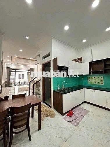 CHO THUÊ NHÀ 3 LẦU  CÓ NÔI THẤT CƠ BẢN QUẬN 7