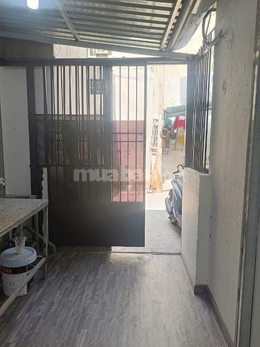 Nhà Cho Thuê : ngay Thoại Ngọc Hầu và Âu Cơ Q.Tân Phú -dt:22m2 trệt 1L