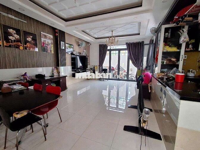 Nhà Ngang 8m2 cực kì hiếm ngay trung tâm ủy ban Nhà bè.