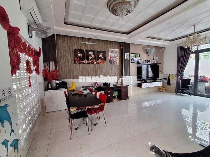 Nhà Ngang 8m2 cực kì hiếm ngay trung tâm ủy ban Nhà bè.