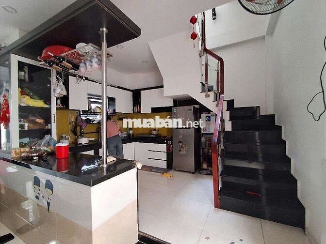 Nhà Ngang 8m2 cực kì hiếm ngay trung tâm ủy ban Nhà bè.