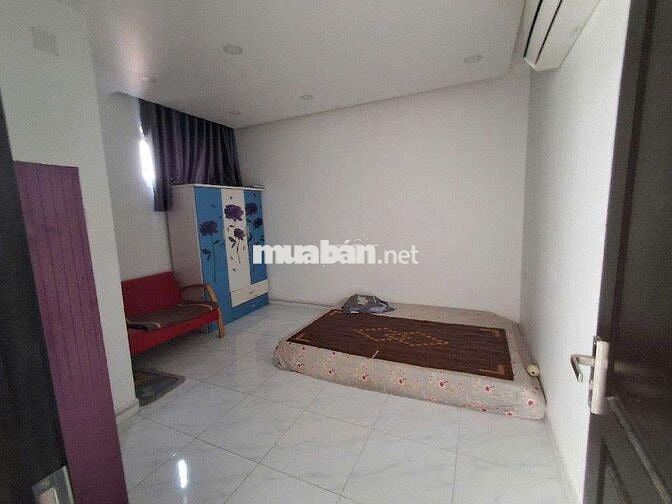 Nhà Ngang 8m2 cực kì hiếm ngay trung tâm ủy ban Nhà bè.