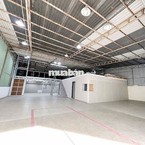 Cho thuê kho Đào Sư Tích – 500m2 – có văn phòng, gác và sàn Epoxy