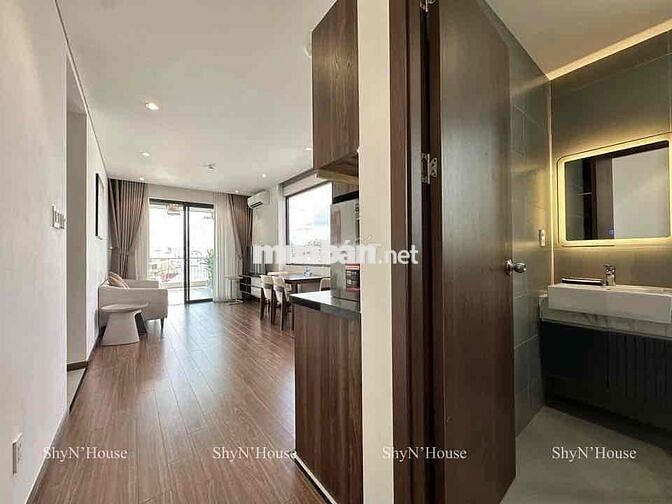CHDV full nội thất 2pn ban công, cửa sổ cực thoáng ngay sân bay HVT