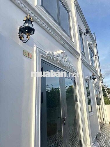 chính chủ còn 3 căn hộ cao cấp bãi đậu oto rộng mặt tiền yniksor cho t