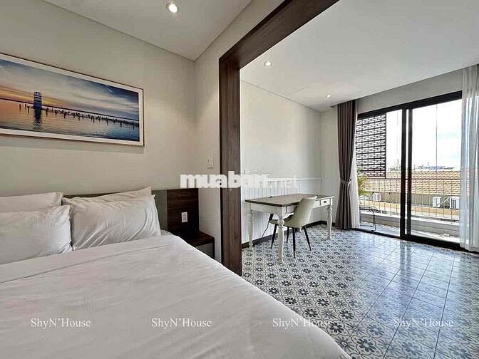 CHDV full nội thất 2pn ban công, cửa sổ cực thoáng ngay sân bay HVT