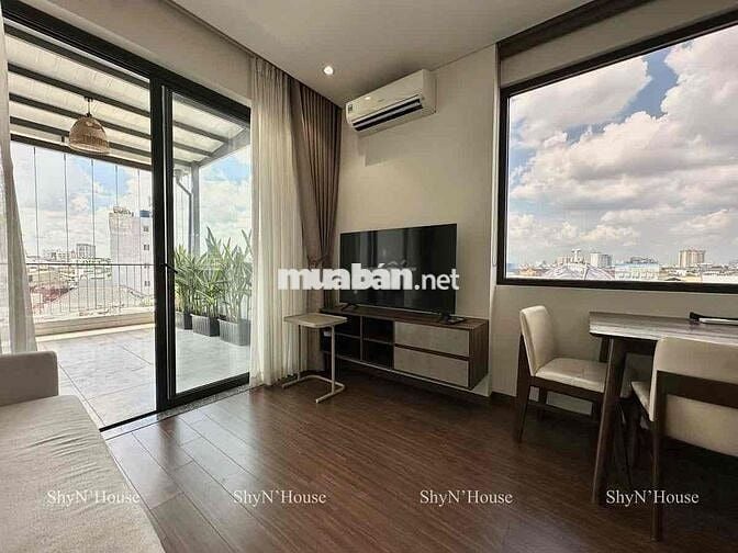 CHDV full nội thất 2pn ban công, cửa sổ cực thoáng ngay sân bay HVT
