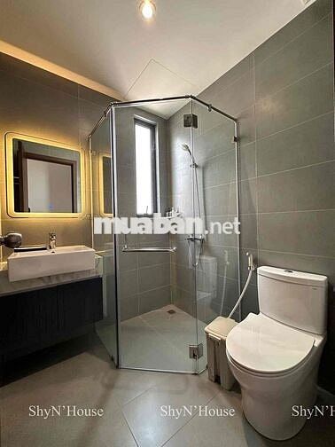 CHDV full nội thất 2pn ban công, cửa sổ cực thoáng ngay sân bay HVT