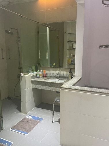 Nhà bán gần chợ Tân Bình, nhà rất kiên cố ở lâu dài nội thất cao cấp !