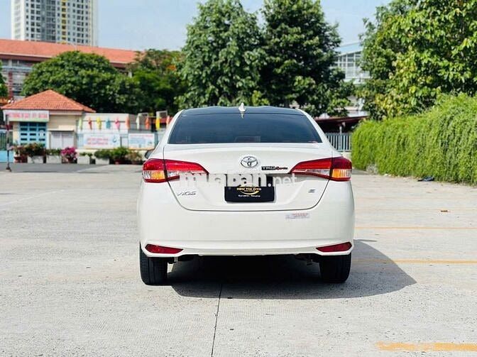 Toyota Vios 2018 1.5E AT Trắng 64.000 km