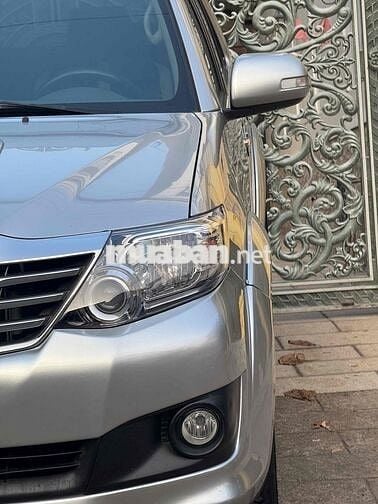 Toyota Fortuner 7 chỗ số sàn- máy Dầu
