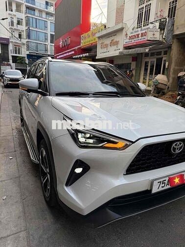 Toyota Yaris Cross 2024 Trắng nóc đen Tự động