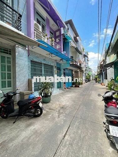 Bán 5,4 tỷ nhà 3 tầng, 4 phòng ngủ, hẻm 5 thông đường Lũy Bán Bích