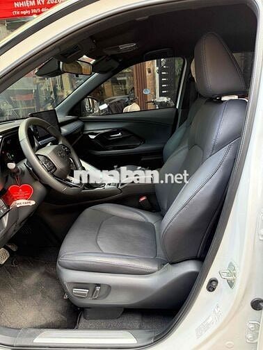 Toyota Yaris Cross 2024 Trắng nóc đen Tự động
