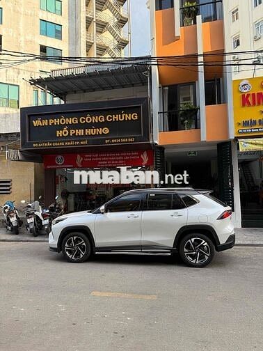 Toyota Yaris Cross 2024 Trắng nóc đen Tự động