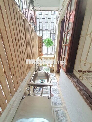 Cho thuê phòng đầy đủ nội thất 25m2 - Núi Trúc Ba Đình