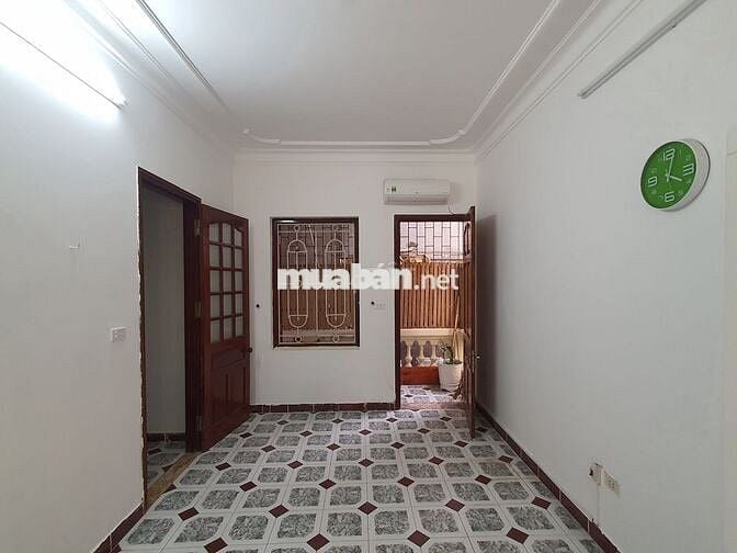 Cho thuê phòng đầy đủ nội thất 25m2 - Núi Trúc Ba Đình