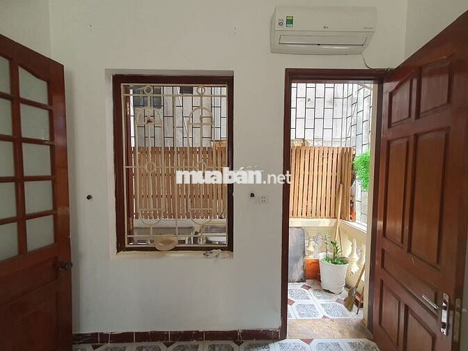 Cho thuê phòng đầy đủ nội thất 25m2 - Núi Trúc Ba Đình