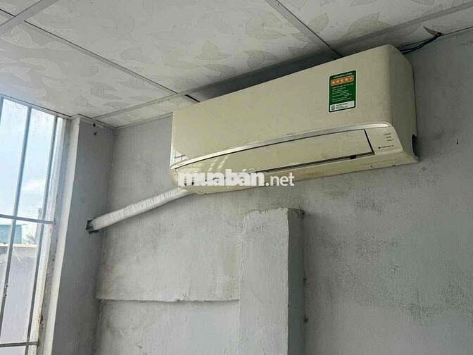 Nhà 2 lầu, điện nước chính thức, có máy lạnh
