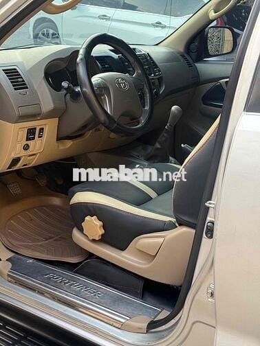 Toyota Fortuner 7 chỗ số sàn- máy Dầu