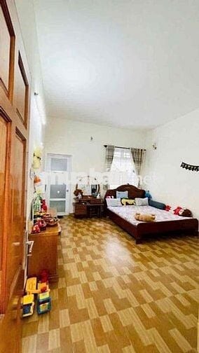 2,3TỶ bán gấp nhà 4PN Dương Công Khi 4mx17m sổ hồng riêng