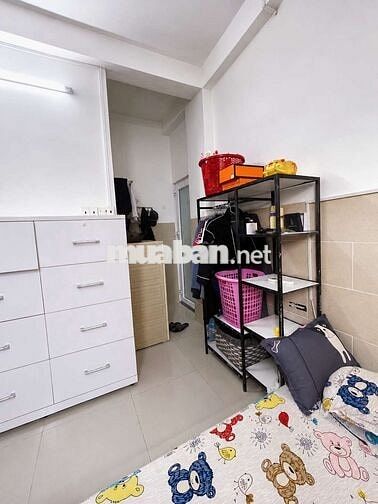 NGAY CẦU BÔNG PHÒNG XINH CỬA SỔ TRỜI SẴN MÁY LẠNH VÀ KỆ BẾP NẤU ĂN🔥