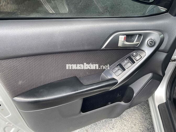 Kia Forte 2011 Số sàn 1.6L Bạc