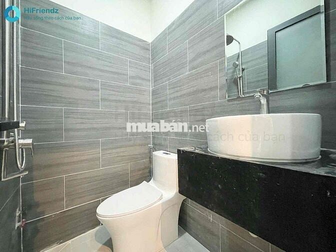 STUDIO CAO CẤP GẦN NGÃ TƯ HÀNG XANH