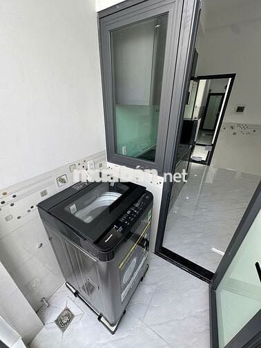Phòng Mới Xây - Full Nội Thất - Tôn Đản Q4