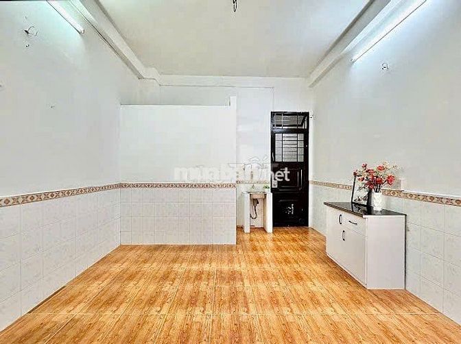 PHÒNG CÓ GÁC + BAN CÔNG TẠI KHU CÙ LAO PHÚ NHUẬN