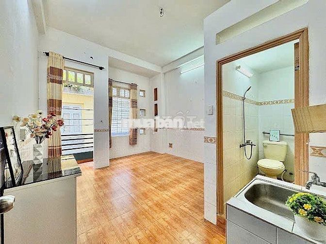PHÒNG CÓ GÁC + BAN CÔNG TẠI KHU CÙ LAO PHÚ NHUẬN
