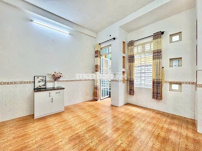 PHÒNG CÓ GÁC + BAN CÔNG TẠI KHU CÙ LAO PHÚ NHUẬN