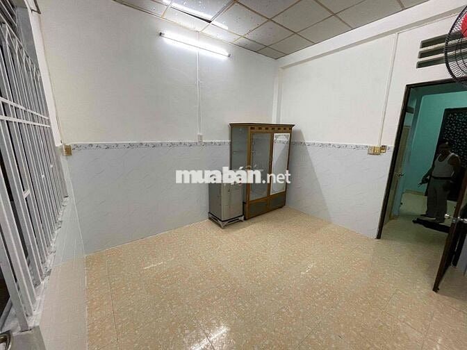 CHO THUÊ PHÒNG TRỌ 18m2 - THOÁNG MÁT, TIỆN NGHI, CÓ BAN CÔNG - Q8