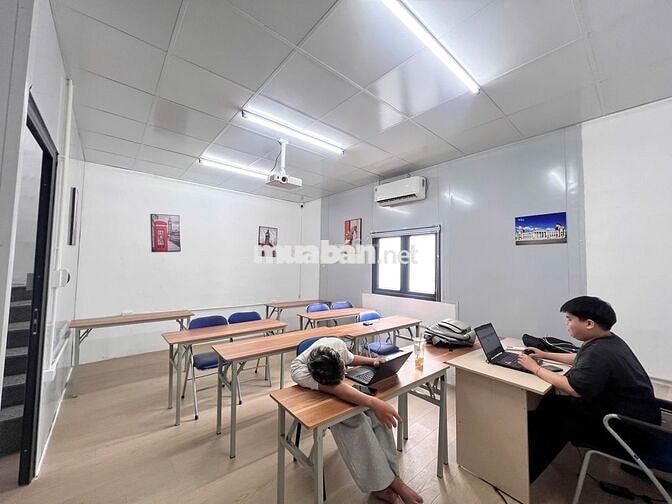 Sang nhượng cho thuê lại văn phòng trung tâm dạy tiếng đầy đủ nội thất