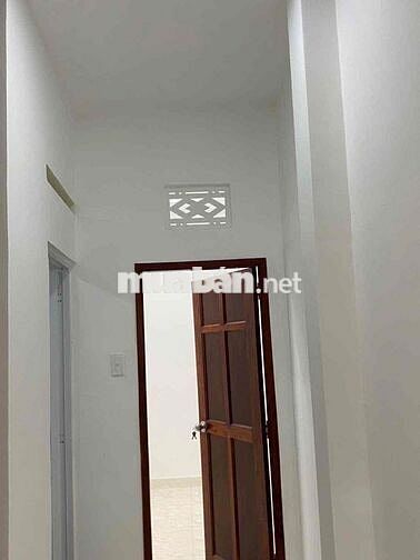 nhà 1 trệt 2 lầu 4 phòng ngủ 3 wc