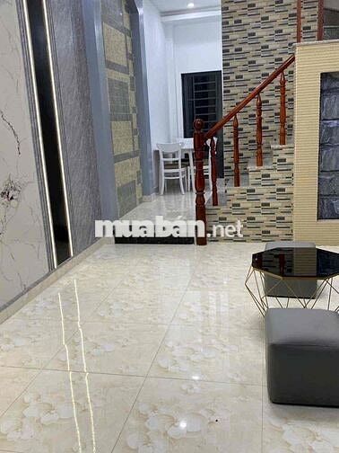 nhà 1 trệt 2 lầu 4 phòng ngủ 3 wc