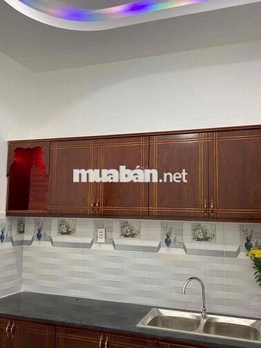 nhà 1 trệt 2 lầu 4 phòng ngủ 3 wc