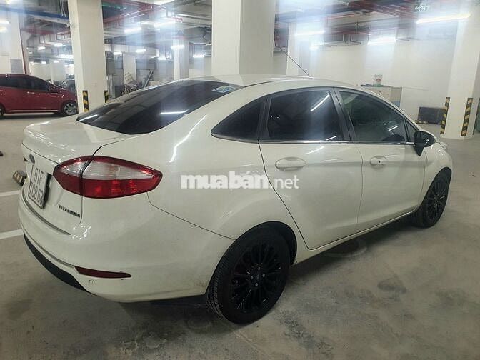 Ford Fiesta Titanium 2016 Số tự động Trắng