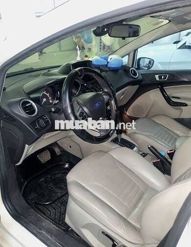 Ford Fiesta Titanium 2016 Số tự động Trắng