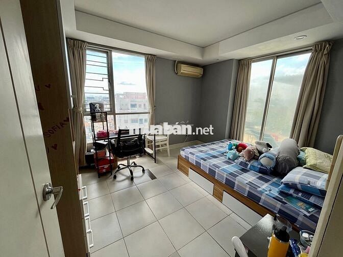 Bán căn hộ chung cư Đất Phương Nam, 141m2, 3PN, căn góc, 7.6 tỷ