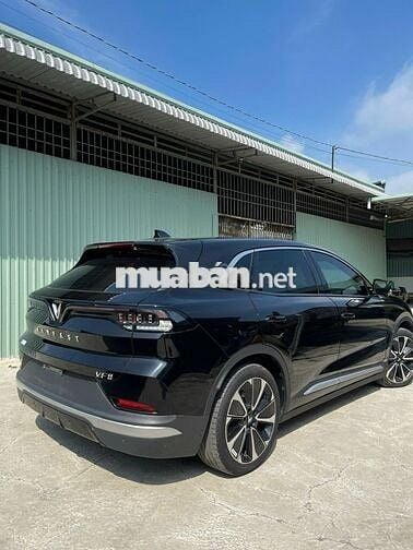 VinFast VF8 PLUS 2023 Đen 44.367 km