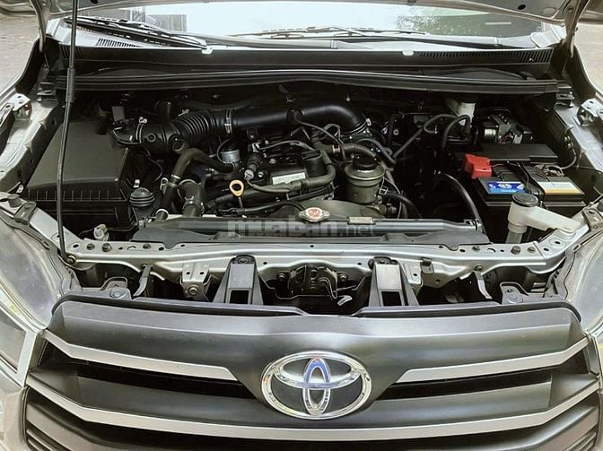 Gia đình bán xe Toyota Innova 2.0E đời cuối 2017 90%new