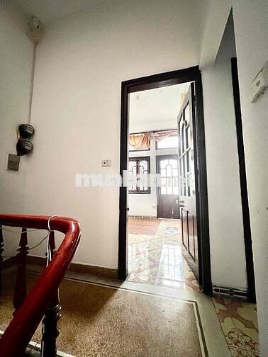 chính chủ cho thuê nhà 4 tầng, 6 phòng cách đường ven Hồ Tây 100m