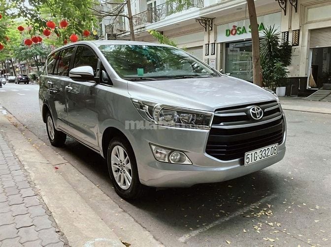 Gia đình bán xe Toyota Innova 2.0E đời cuối 2017 90%new